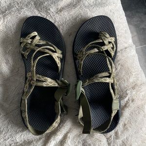 Chaco shoes size 10